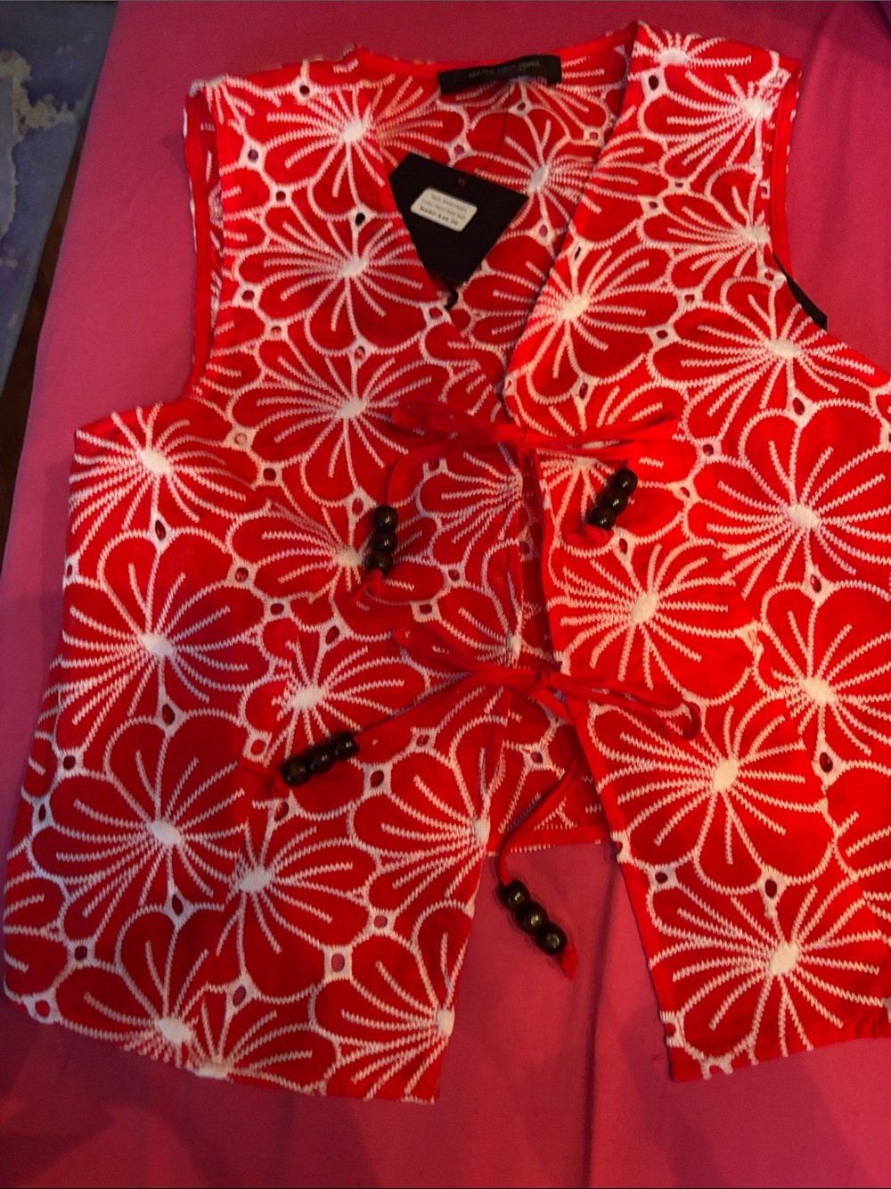 Marc New York Red and White Floral Tie-Front Sleeveless Tunic